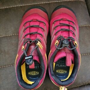 Keen kids 5 Targhee nwot